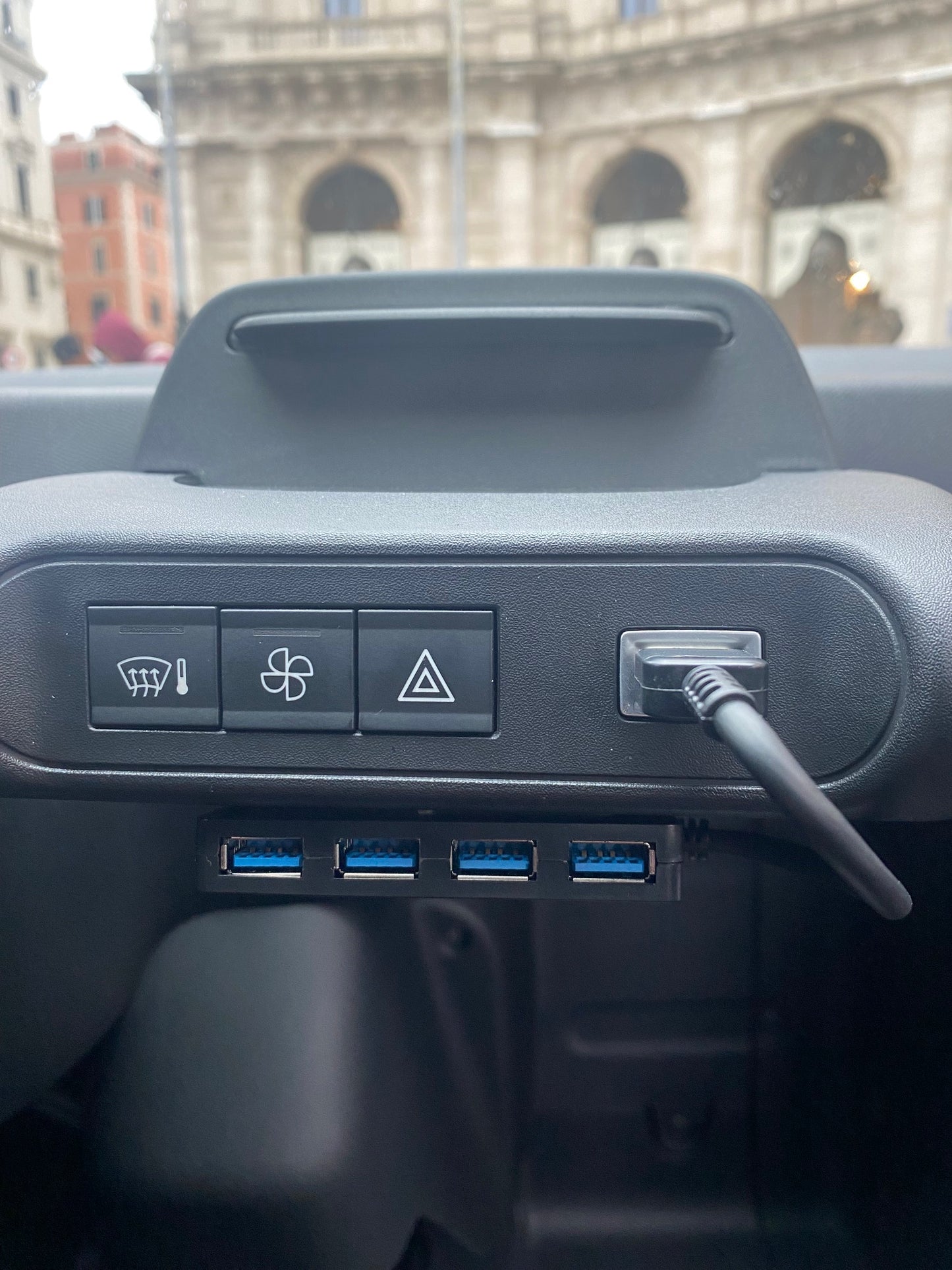 Hub USB a 4 Porte per Citroen AMI